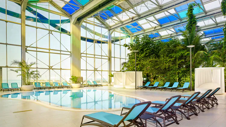 Paragraph Resort & Spa